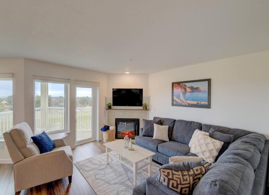 Beach Please-Updated Home With Ocean Views Long Beach Ngoại thất bức ảnh