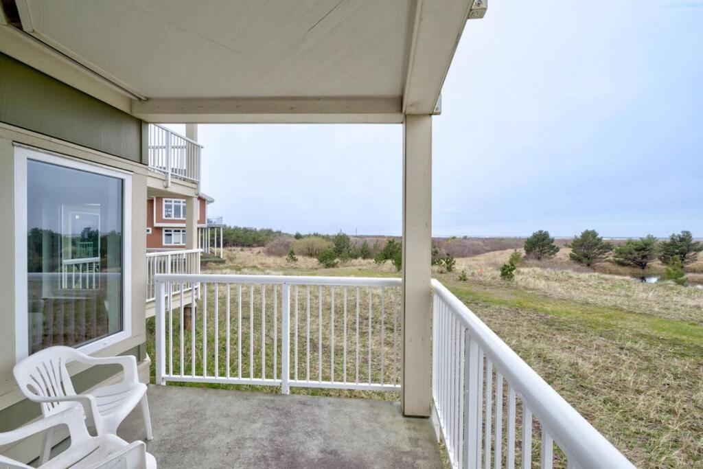Beach Please-Updated Home With Ocean Views Long Beach Ngoại thất bức ảnh