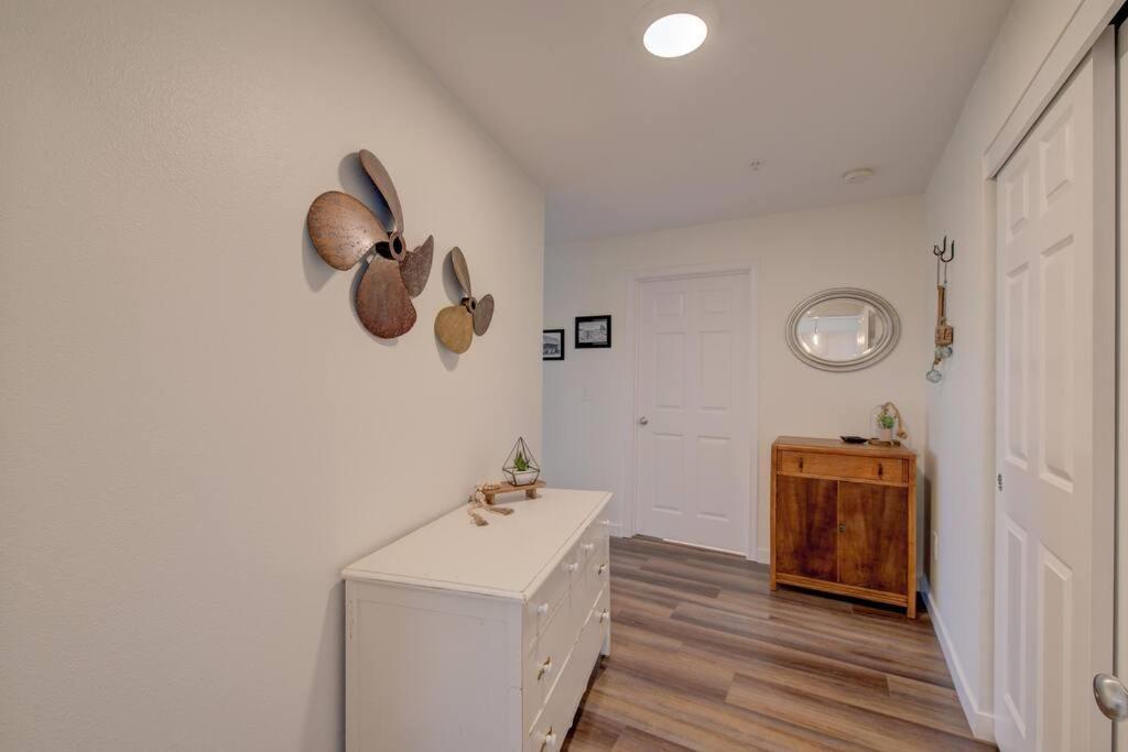 Beach Please-Updated Home With Ocean Views Long Beach Ngoại thất bức ảnh